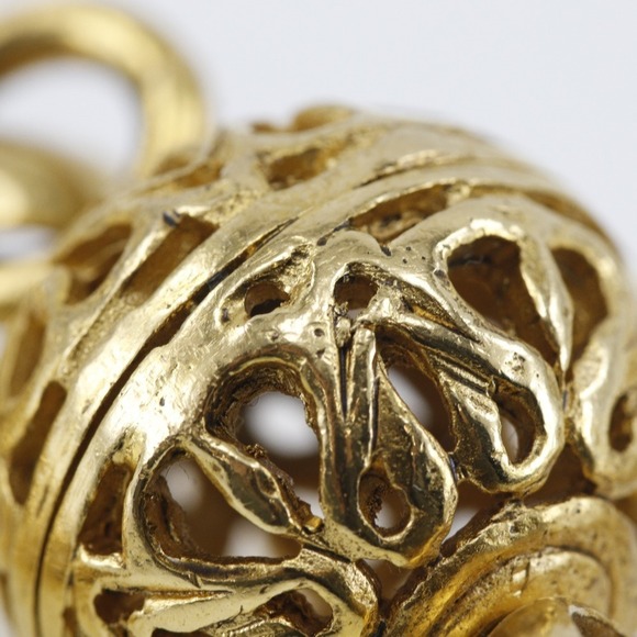 CHANEL Vintage Gold Logo Necklace - Picture 8 of 10